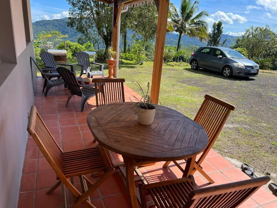 972B-Coin De Verdure Au Pied De La Montagne Pelee Le Morne-Rouge Luaran gambar